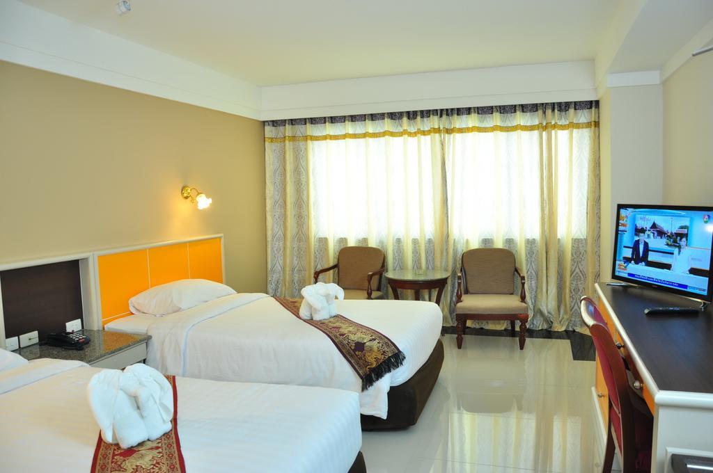 Grand Naga Hotel Udon Thani Habitación foto
